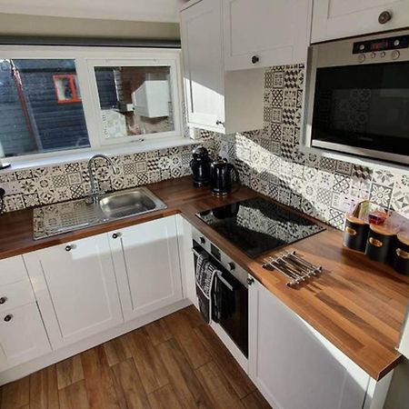 Smart & Stylish Holiday Apartment In The City Centre Inverness Exterior photo