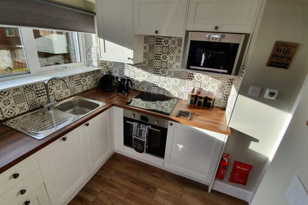 Smart & Stylish Holiday Apartment In The City Centre Inverness Exterior photo