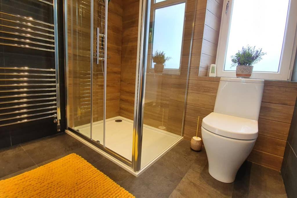 Smart & Stylish Holiday Apartment In The City Centre Inverness Exterior photo