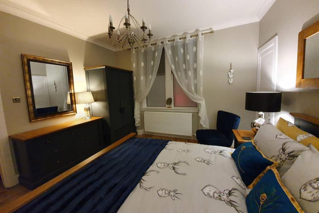 Smart & Stylish Holiday Apartment In The City Centre Inverness Exterior photo