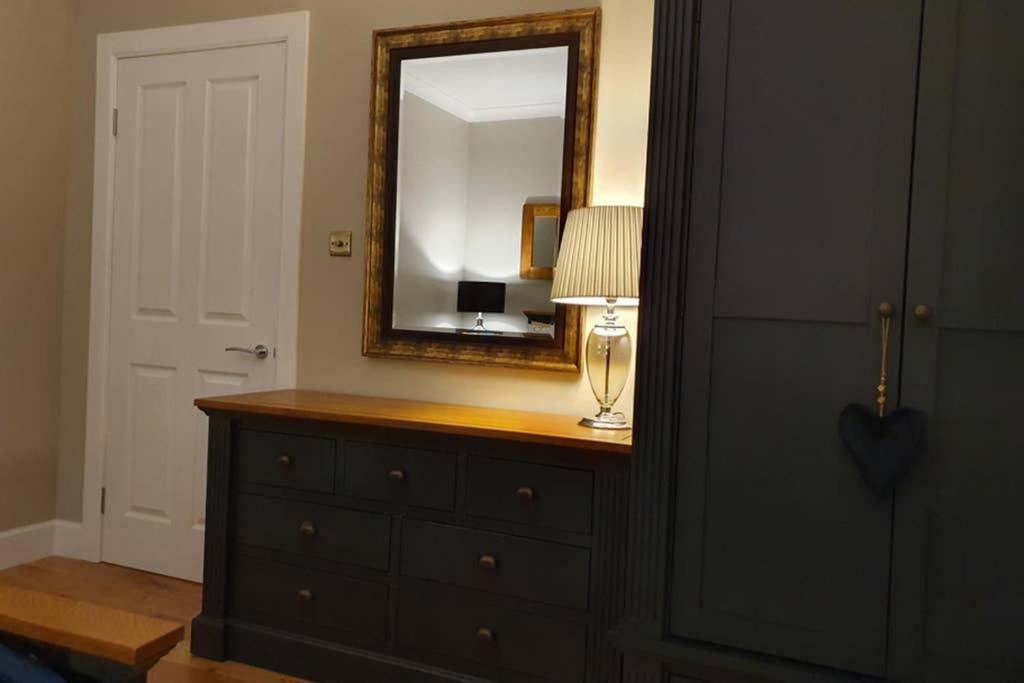 Smart & Stylish Holiday Apartment In The City Centre Inverness Exterior photo